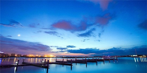 郑州猪肚鸡火锅店设计，郑州猪肚鸡火锅店设计师是谁